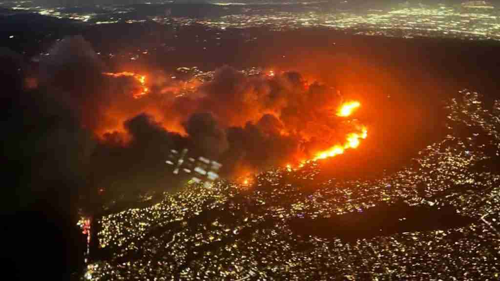 Incêndios da Califórnia vistos de cima | Reprodução: Redes Sociais